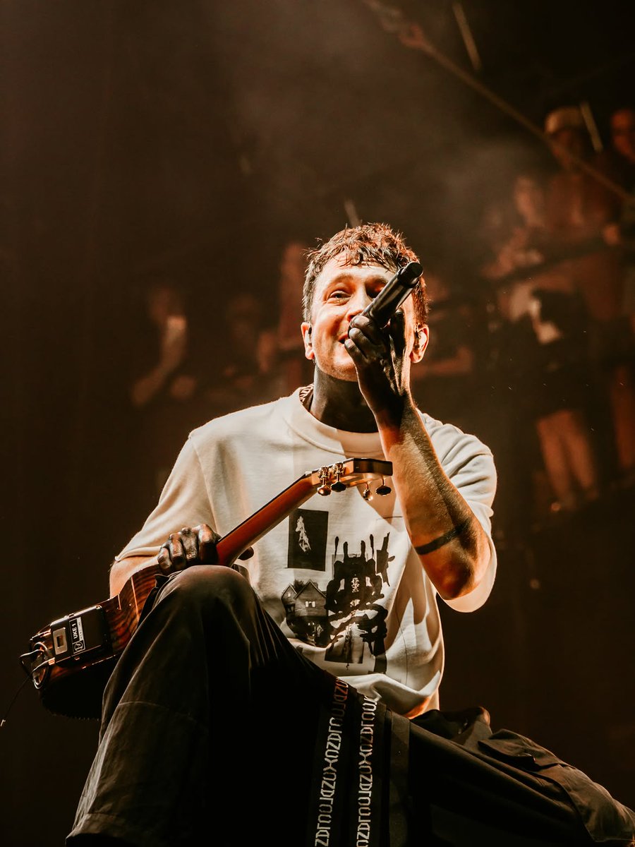 TOPUPDATERS's tweet photo. Twenty One Pilots at Shaky Knees last night via earleysphoto on Instagram https://t.co/u1yrTeD3kX