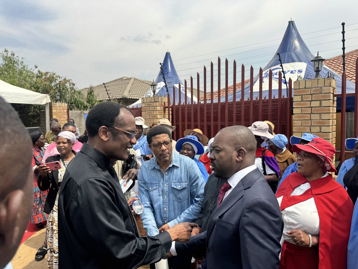nelsonchamisa's tweet photo. IN CHITUNGWIZA, paying our respects to the late Gogo Peta, aged 104, beloved mother of veteran journalist Basilton Peta.
Gogo Peta was more than a mother and grandmother; she was a true community leader, a source of love, wisdom and warmth, and a cherished presence in the lives of many.
At 104, she leaves behind a remarkable legacy of life, love and service.
Rest peacefully, Gogo Peta. Your light will continue to shine through the generations you touched.