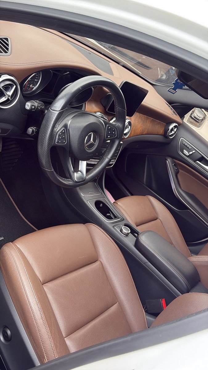 jonesautosng's tweet photo. 🚘 2018 MERCEDES-BENZ GLA250 4MATIC | Luxury • Sporty • Turbo Power • Buy N Drive ✅
💰 DM for price | 📍 Abuja | 📞 09039404560 https://t.co/sX0jVzSYb3