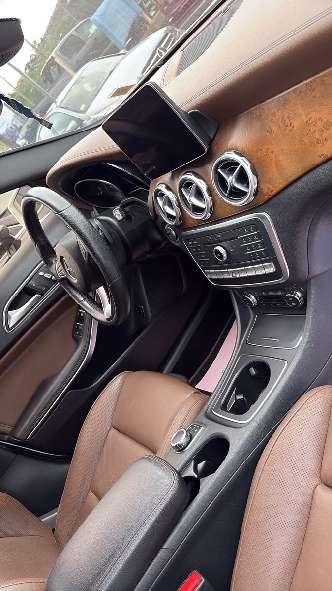 jonesautosng's tweet photo. 🚘 2018 MERCEDES-BENZ GLA250 4MATIC | Luxury • Sporty • Turbo Power • Buy N Drive ✅
💰 DM for price | 📍 Abuja | 📞 09039404560 https://t.co/sX0jVzSYb3
