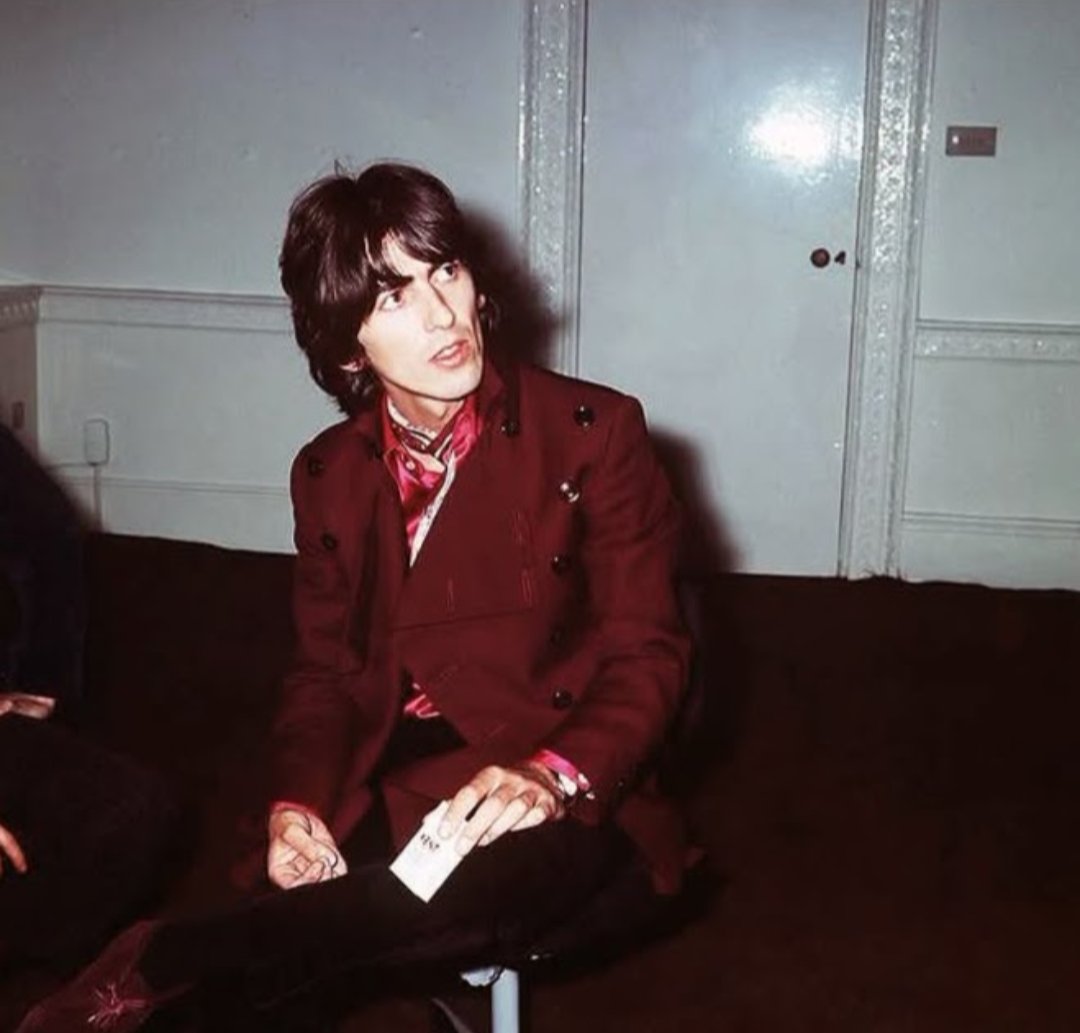 ringoseyebrows's tweet photo. missing him a lot today :( https://t.co/jsVIuzkPLr