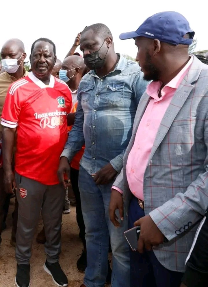 PaulAbwonji's tweet photo. TBT: ZIWANI - HOME OF KOTH BIRO ⚽️🇰🇪
Ziwani sio uwanja tu, ni chuo. Hapa ndipo ball ya mtaa ilianzia 1977. Vumbi, kelele, na talent.
vumbi. Legacy inaendelea. 
#KothBiro #Ziwani #NairobiFootball https://t.co/dgGnoYN5Bv