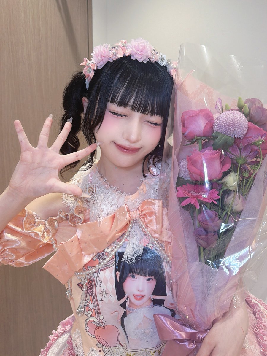 Momo_Pchuu's tweet photo. Pretty Chuu Premium Oneman Concert『.⋆𝜗𝜚Fairy Theater✧*｡』

取り急ぎ、台風の中会いに来てくれた皆本当にありがとう；；みんなと最高の時間を過ごす事が出来て幸せでした🎀 https://t.co/eqKtV4oDXm