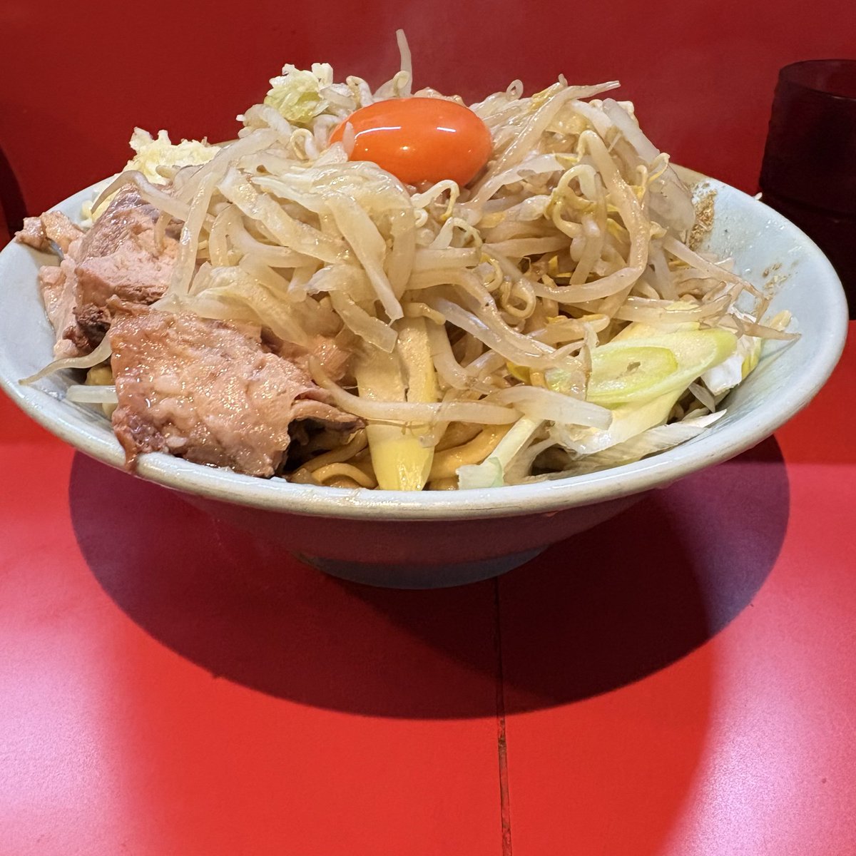 dassu_twt's tweet photo. 釜玉ver2
ヤサイニンニク
ブタカスアブラ(後から来た) https://t.co/DMvyPRl5Ob