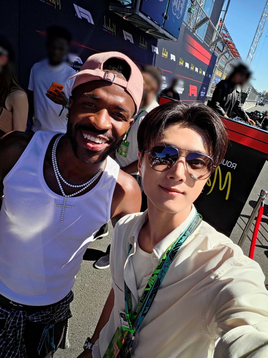 mheesfv_'s tweet photo. homem lindo, talentoso, bem reconhecido, com uma otima reputação, famoso e do outro lado temos vini jr https://t.co/QpBcmurJB1