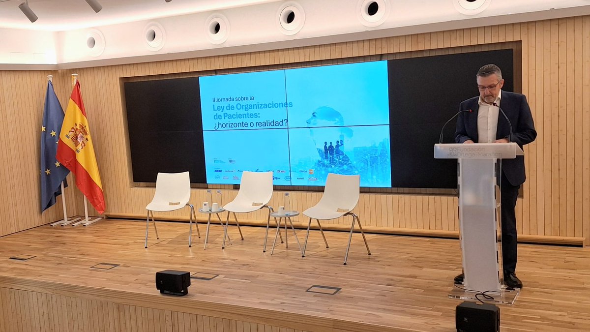 fep_pacientes's tweet photo. Abre la jornada nuestro presidente Andoni Lorenzo.  Hace hincaipé en que el avance conseguido este último año supone un paso importante, pero el reto ahora es garantizar que el reconocimiento de las organizaciones de pacientes se traduzca en mecanismos concretos de participación https://t.co/bfiZR9seKC