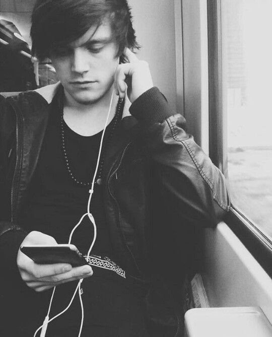 seppovague's tweet photo. musik an ✅
welt aus  ❌ https://t.co/btvXLJXDuq