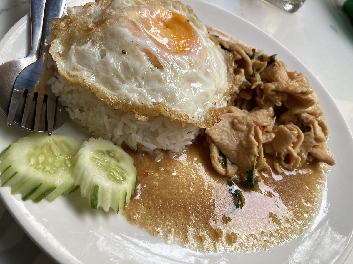 marumarussyee's tweet photo. タイ料理飯テロです https://t.co/b9uEK5Hqnw