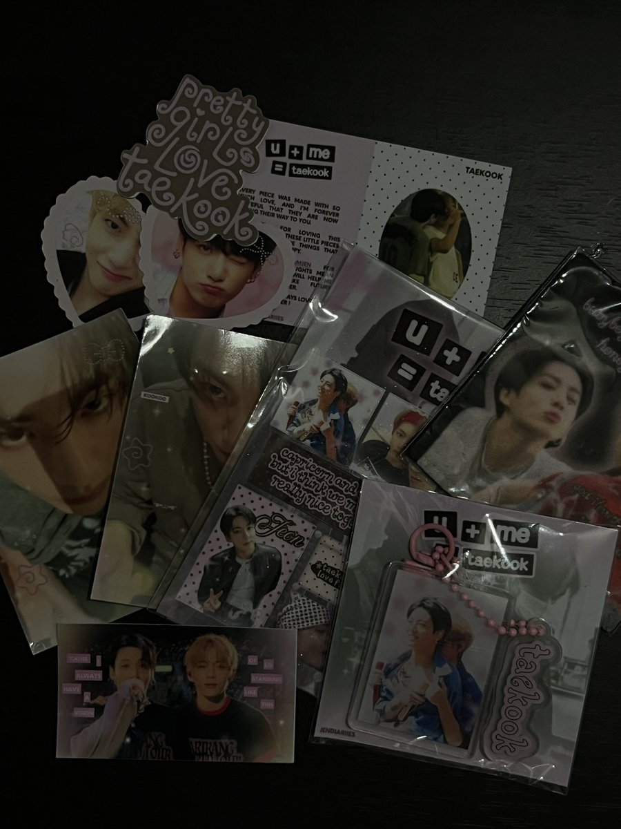 _celestevk_'s tweet photo. 𝜗𝜚⋆₊˚ happy mail from @jendiariies 💌

hii ate vine! u + me tk is heree T^T tysm for this beautiful coll 😼❤️˙⋆✮

#fromjen https://t.co/09XMMAnbnS