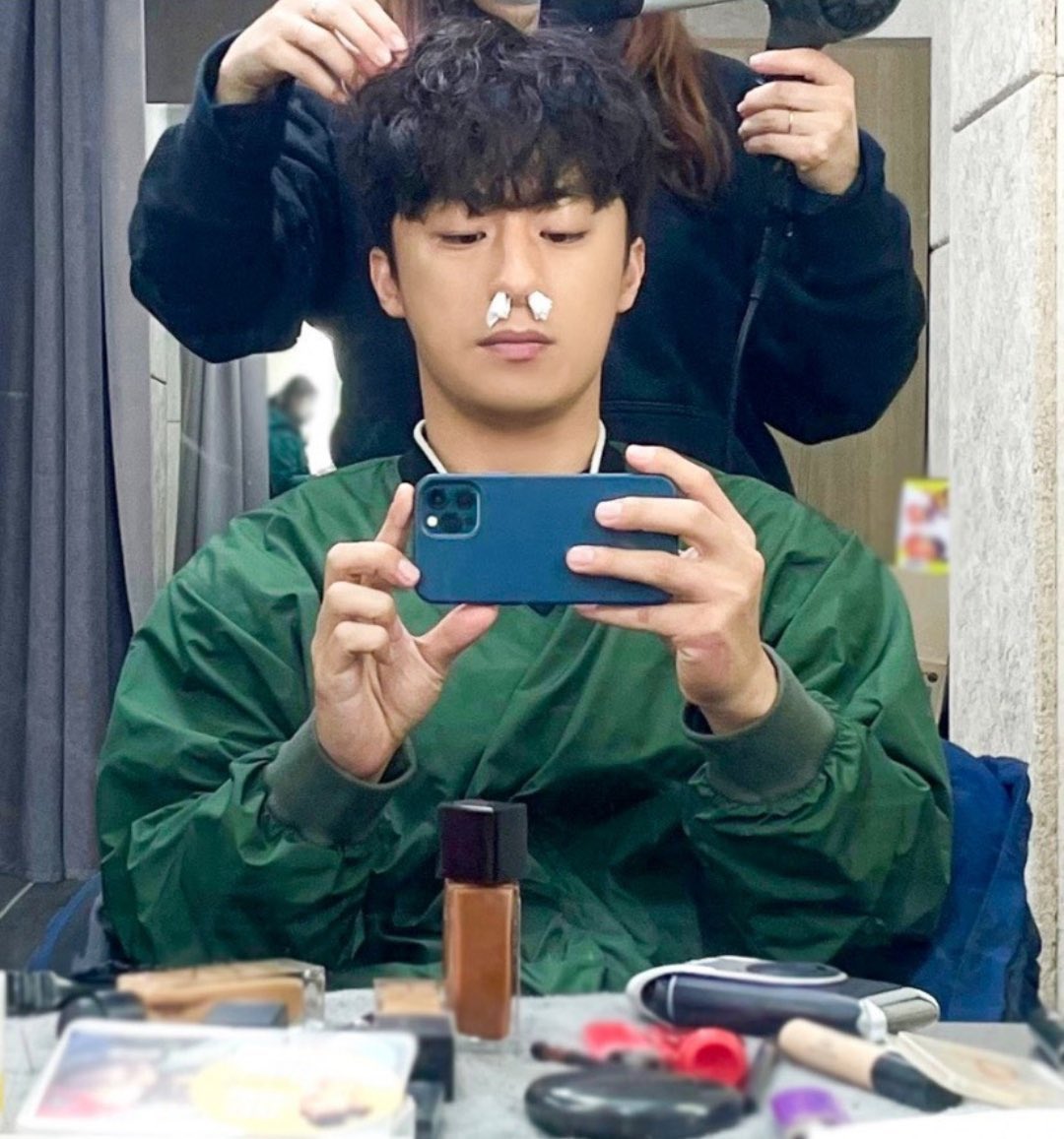 bluechages's tweet photo. #트친소 #배우트친소 #덕질트친소
#홍경트친소 #구교환트친소 #조승우트친소
#영화계트친소 #문학계트친소 #일상계트친소
해시태그가 너무많네요ㅜㅜ
저는 경얘 교얘 승얘 처돌이 애매필이지만
저랑 다른 덕질을 하셔도 머든 좋아용🫰
흔적보면 팔로우로 찾아가겠습니다// 
미리 잘 부탁드려요!! https://t.co/kYWQ4Jp89K