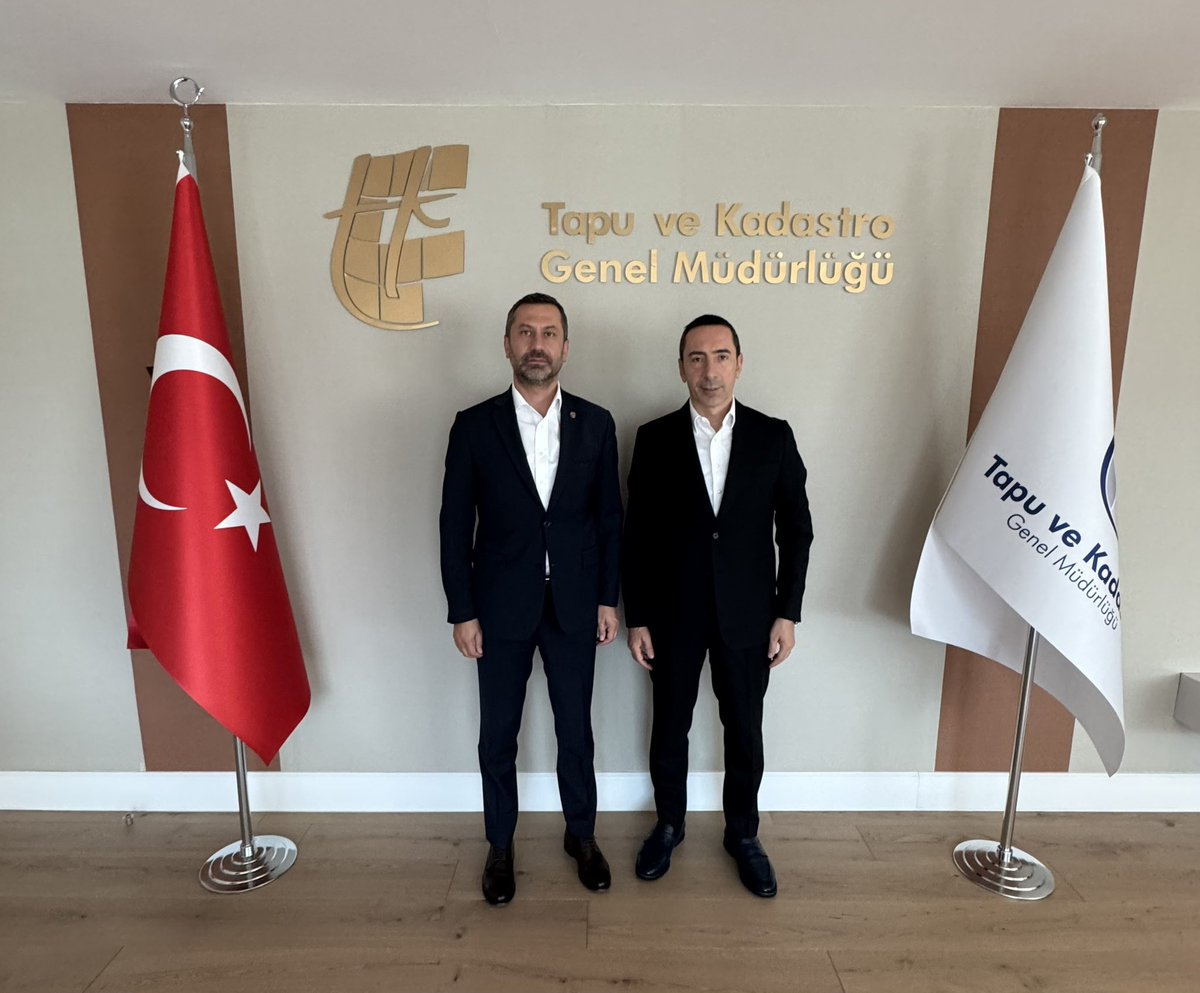 sonertufanoglu's tweet photo. Tapu ve Kadastro Genel Müdürü Hakan Gedikliyi makamında ziyaret ederek, çalışma hayatına ilişkin istişarelerde bulunduk.
Genel Müdürümüze ilgileri için teşekkür ediyorum. https://t.co/VKHFrRVtda