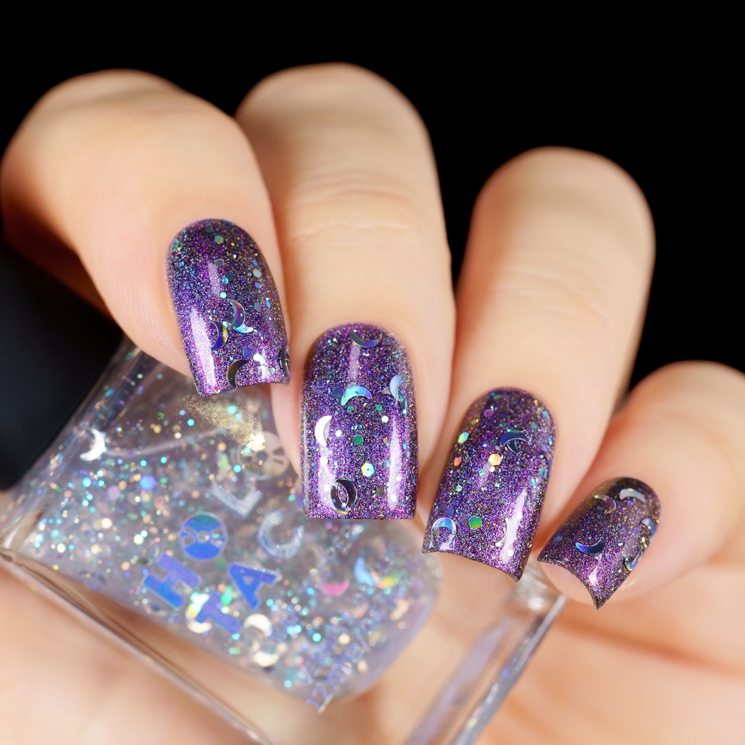 holotaco's tweet photo. Harness moonlight and mayhem with a topper fit for the spellbound ✨🦇
📸 :
🌙 - @ellzabethm over Moonlight Sacrifice
🤍 - your.girl.vee over Not Milky White
☁️ - @yyulia_m over Dream Eater
🖤 - @aanchysnails over One-Coat Black
#holotaco 💿🌮 https://t.co/mUKa3dKTVm