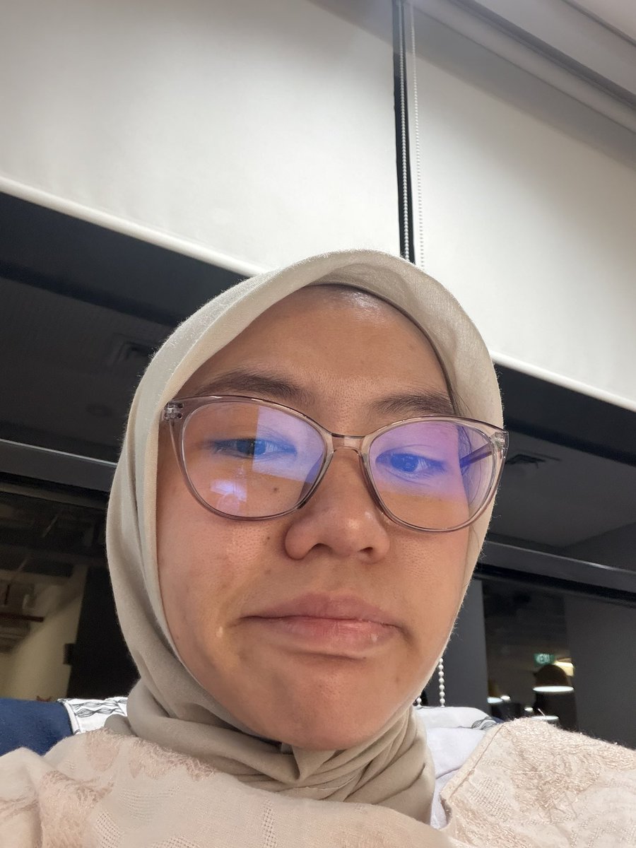Fildzaarr's tweet photo. Menangis sambil bekerja ditemenin lagu daur hidup sih agaknya keparahan ya:(

Udah jelek, pucet, sakit perut, abis muntah, asam lambung, masih di kantor jam 22.29 SENDIRIAN

Menurut saya sih kenapaaa https://t.co/fvVMOdtX8z