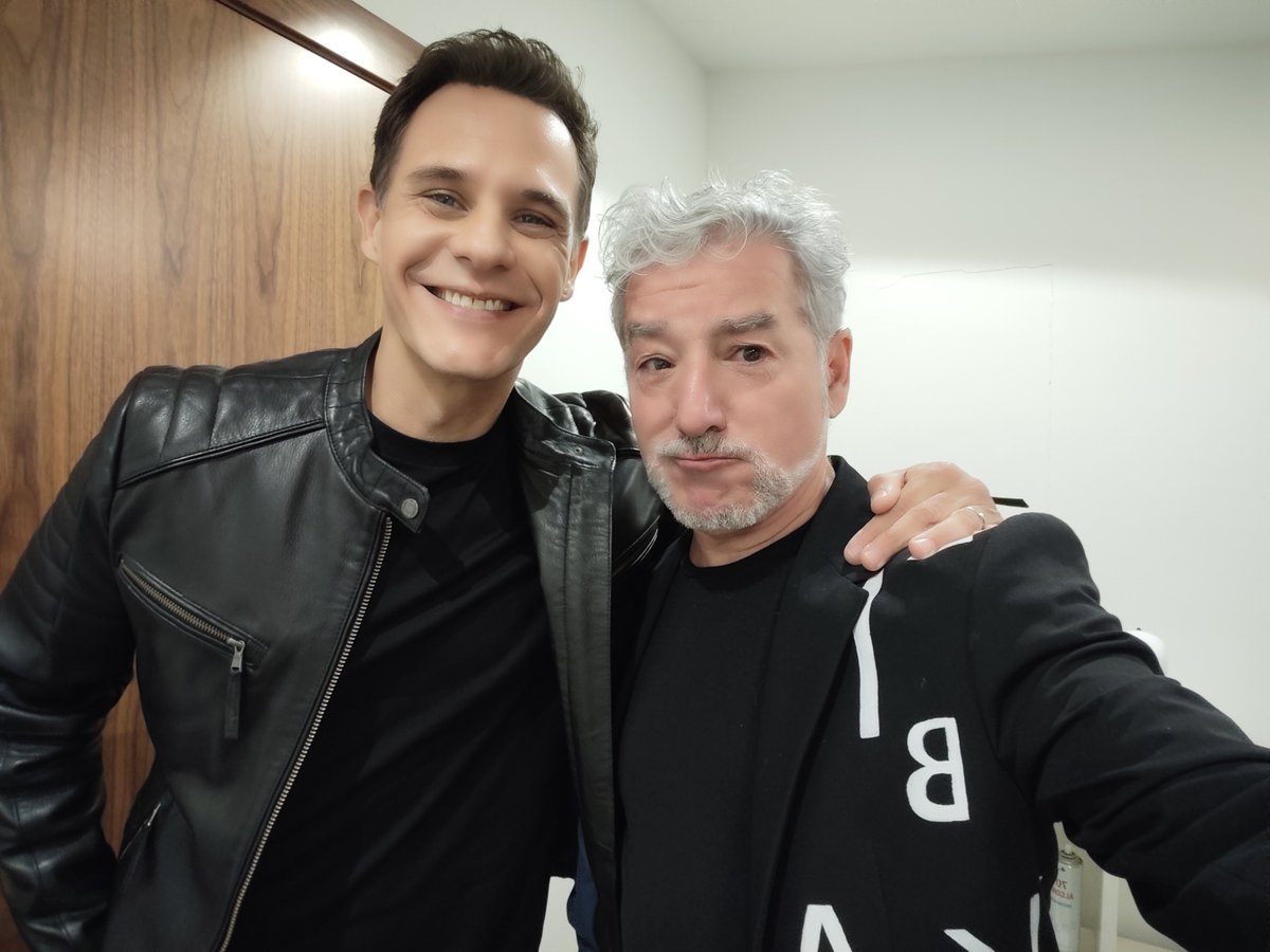 PazosSergio's tweet photo. Recordando momentazos del @Blacklladolid
con mi querido amigo @galvezchristia1
Lujazo tenerle y entrevistarse. #mellorconhumor
#blacklladolid https://t.co/JtxZIpR1Sx