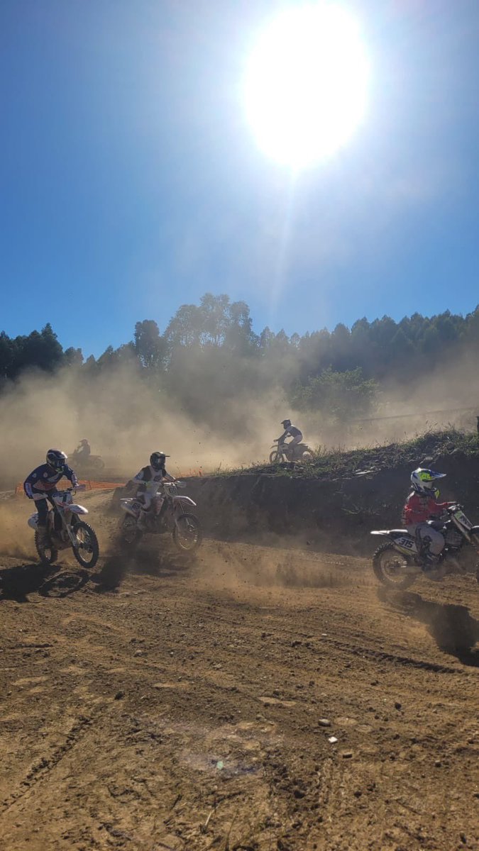 concellodeames's tweet photo. 🏆Joaquín Castro coróase como campión do Gran Premio Concello de Ames de supercross 2026 🏍️💨
Toda a ℹ️🔗 https://t.co/PzOwvuE5Uz
#GranPremio #Ames #Deporte #ConcelloDeAmes https://t.co/1T9x4DUn9S