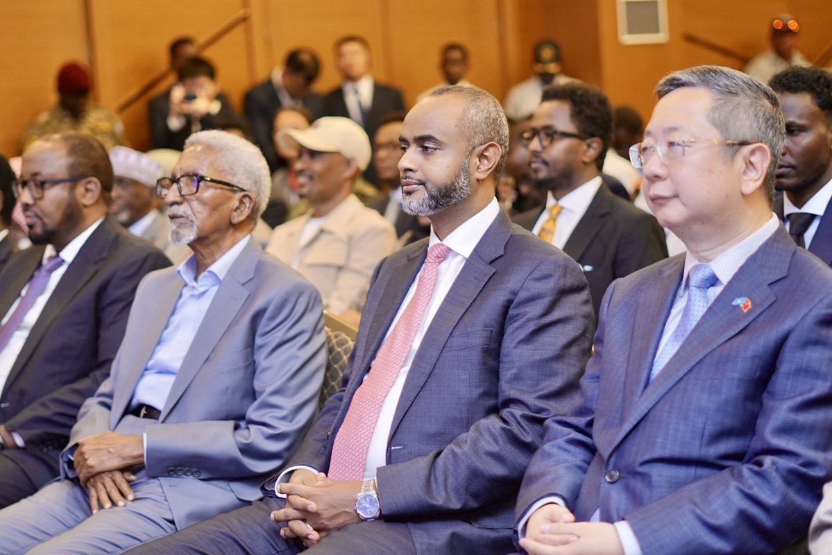 Golaha_shac_JFS's tweet photo. Acting President of the Federal Republic of Somalia and Speaker of the House of the People of the Federal Parliament of Somalia, Hon.@Amohamednur attended the 77th anniversary of the founding of the People’s Republic of China here in Mogadishu.
#SomaliaChina. https://t.co/zFa6K2AzMU