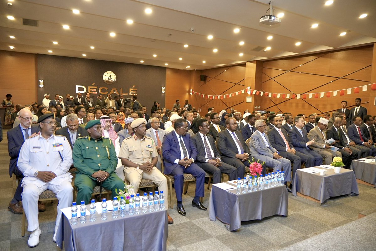Golaha_shac_JFS's tweet photo. Acting President of the Federal Republic of Somalia and Speaker of the House of the People of the Federal Parliament of Somalia, Hon.@Amohamednur attended the 77th anniversary of the founding of the People’s Republic of China here in Mogadishu.
#SomaliaChina. https://t.co/zFa6K2AzMU