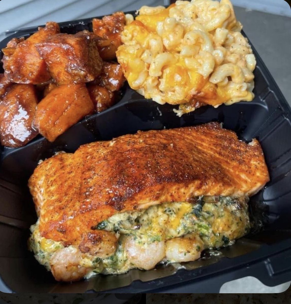 bossbabejass's tweet photo. Salmon LOVERS 😍 https://t.co/MVvp98fq0I