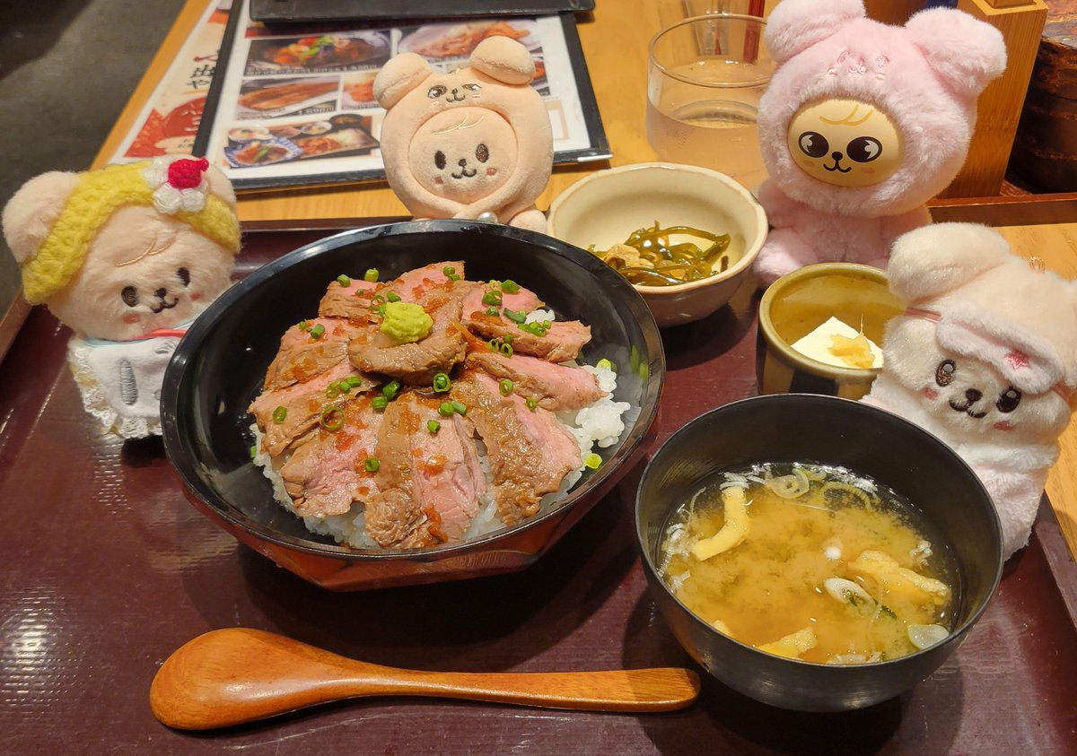 wanwanTOasobo's tweet photo. スンミナセンイルチュッカヘ🐶🎁🎂
美味しい物を沢山食べて良く寝て健康でストレスない日々を送って欲しい。いつまでも歌を聴かせてほしいしステージで楽しむ姿をずっと見せて欲しいな。
スンミニの頑張る姿をみて毎日頑張れる誇らしくて愛しい存在。おめでとう🎉
09.20パピムin大阪の思い出を添えて https://t.co/GFXOmonAtr