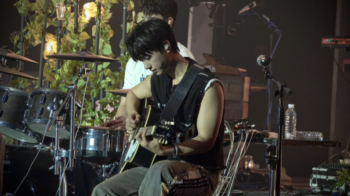 9_loud_'s tweet photo. 260920 O! NEW E!volution VI DAY 2

#원위 #ONEWE #강현 #KANGHYUN https://t.co/e5VYam5Snu