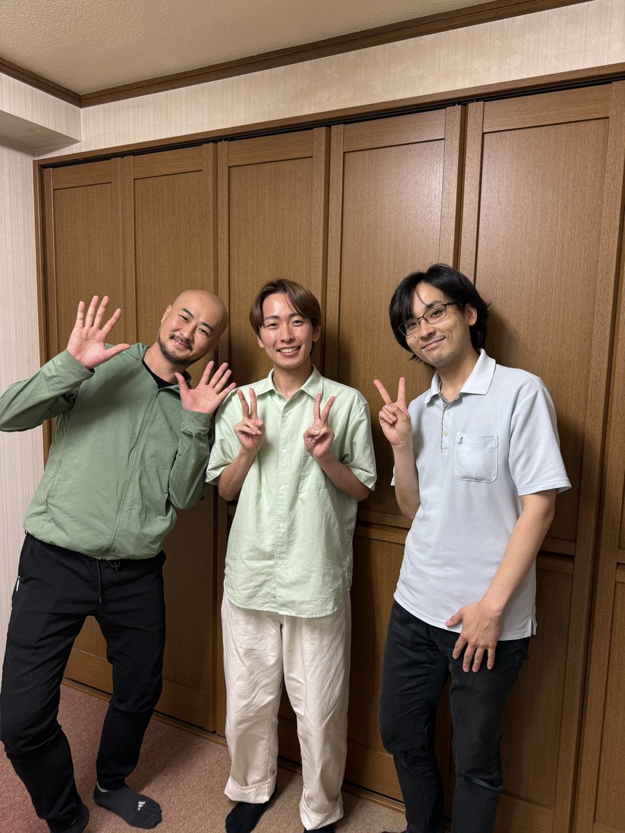 2Theater's tweet photo. #江古田東口晴れのちサヨナラ

先日は「#機種変更」チームと「#咲良を待ちながら」チームの稽古がありました。
皆さんの演技に今回も素敵な座組になったなぁと改めて。
公演本番ご期待ください。 https://t.co/G1hxWh0UgF