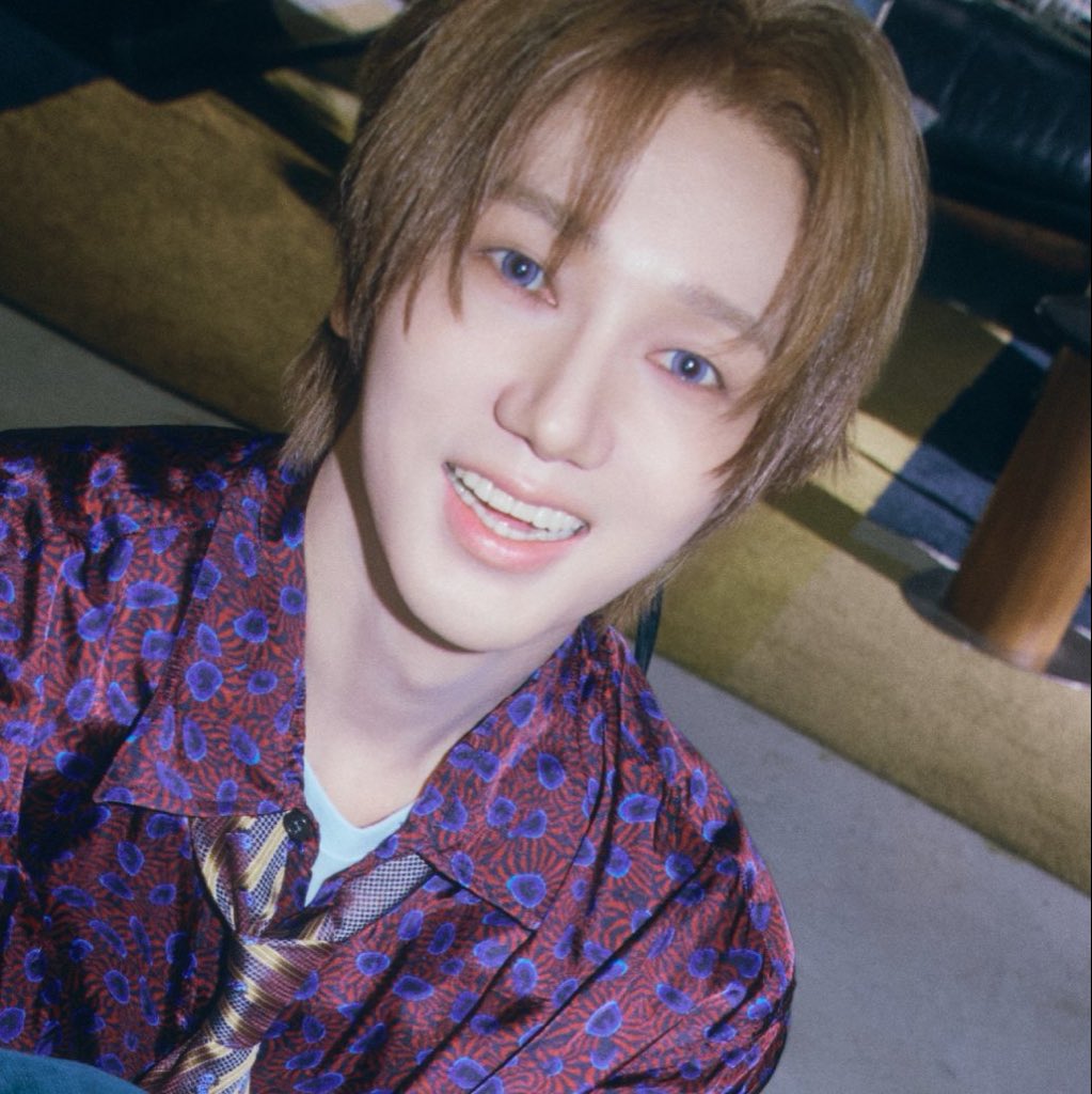 _zzil9's tweet photo. 오묘한 라벤더 깔 렌즈가 이렇게 잘 어울릴지 몰랏어…. https://t.co/ASgYp2dcAP