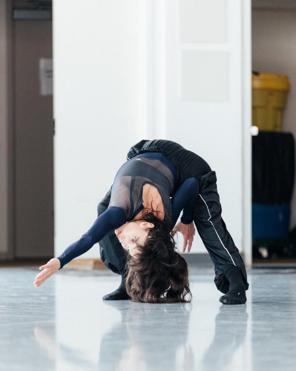sfballet's tweet photo. This season marks the company's first commission from choreographers Bobbi Jene Smith and Or Schraiber with a score by virtuoso percussionist and composer @AndyAkiho. Single tix on sale now. https://t.co/TgihiAUvbN

(📸 © San Francisco Ballet, photo by Lindsey Rallo) https://t.co/jpJGt3oBLw