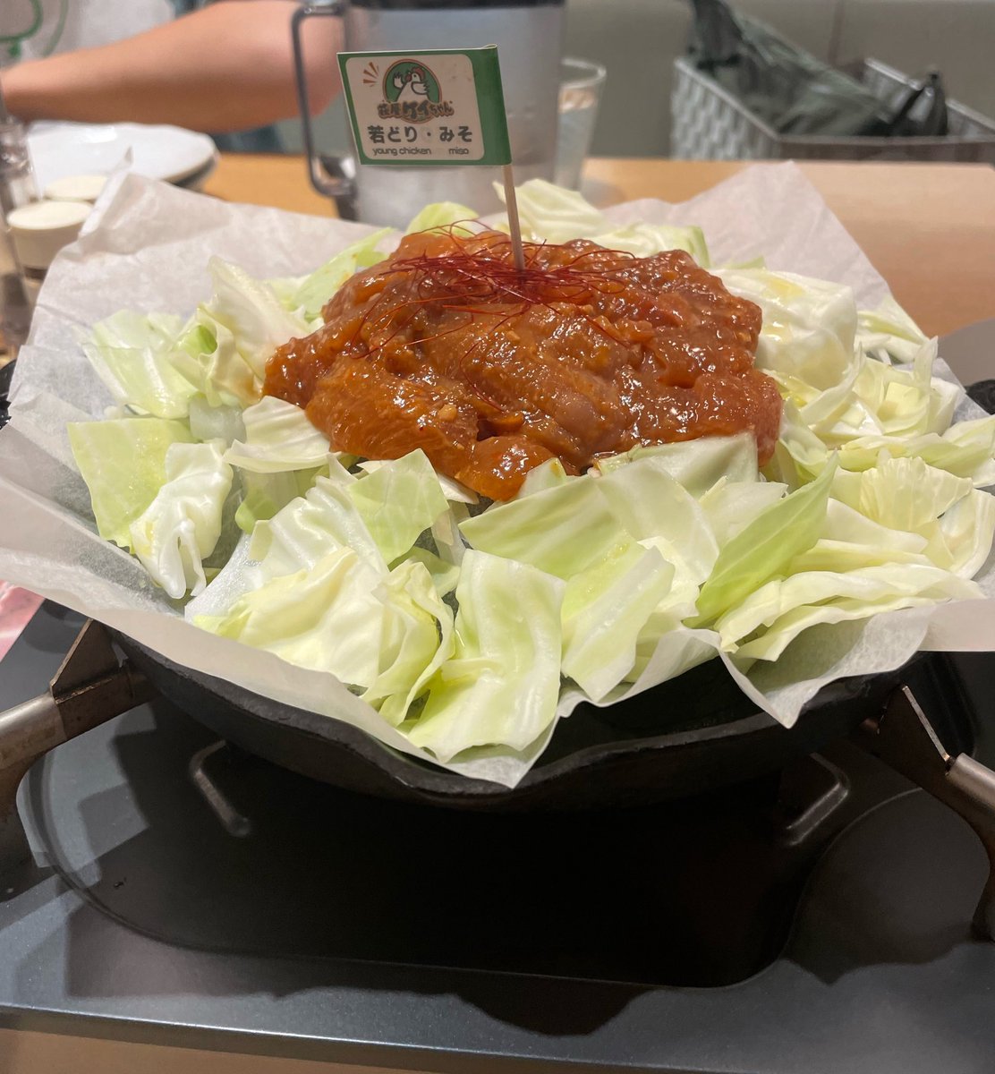 Mitarashin0rx's tweet photo. 今日は下呂温泉に日帰りで旅行に行ってきました！！！色んなグルメがあって美味しかったな〜3枚目の温玉ソフトはどんな味か予想できなかったけど、意外と卵感は控えめで美味しかったです！帰りに食べた飛騨牛がいっちゃんうまかったです😋
#うづしろふぁむごはん https://t.co/ZR2tZDFE55