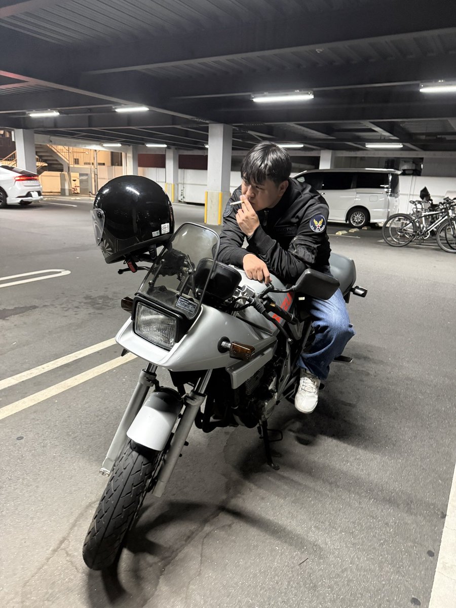 piipi777's tweet photo. ようやく納車🏍
 #GSX250S  #KATANA  #カタナ
 #SUZUKI  #鈴菌 https://t.co/4lADlTlUyZ