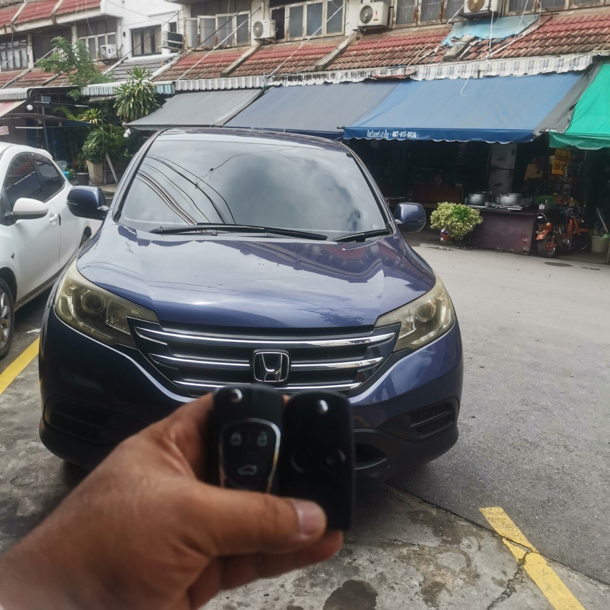 Yod_Locksmiths's tweet photo. การทำเพิ่มรีโมท ในรถ honda #CRV Gen 4 มีรีโมทตัวเดียว ไม่สะดวกในการใช้งาน ต้องการทำเพิ่มให้เป็น 2 ตัว... ขอบคุณครับที่มาใช้บริการ
https://t.co/KJW5aZDDi7
https://t.co/q19eHLyUkx
#ช่างกุญแจคลองหลวง
#ช่างกุญแจตลาดไท
#ช่างกุญแจตลาดไอยรา
#ช่างกุญแจมธ https://t.co/HQ2M1fMA2j