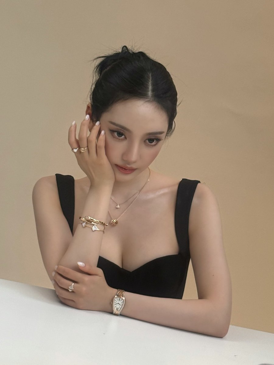 aespapic's tweet photo. #NINGNING imnotningning instagram update https://t.co/n70ljhEXv8