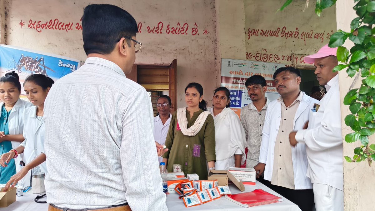 CollectorDahod's tweet photo. ગુજરાત સરકારના સામાન્ય વહીવટ વિભાગ દ્વારા આયોજિત “સેવા સેતુ ૨.૧ (ગ્રામ્ય) કાર્યક્રમ-૨૦૨૬” અંતર્ગત દેવગઢ બારીઆ તાલુકામાં ગ્રામજનોને વિવિધ સરકારી સેવાઓ અને જનકલ્યાણકારી યોજનાઓનો લાભ સ્થળ પર જ મળી રહે તે હેતુથી કાર્યક્રમ યોજાયો હતો. @CMOGuj
@revenuegujarat #SSDHD2 https://t.co/4lbIZyJAyv