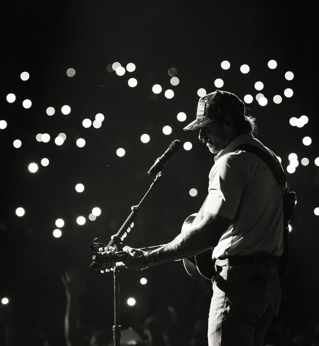 Rileygreenvtk78's tweet photo. New York and Ohio… yall were a hell of a time. #weouthere #cowboyasitgetstour #countrymu https://t.co/hXLJzvD9Ju