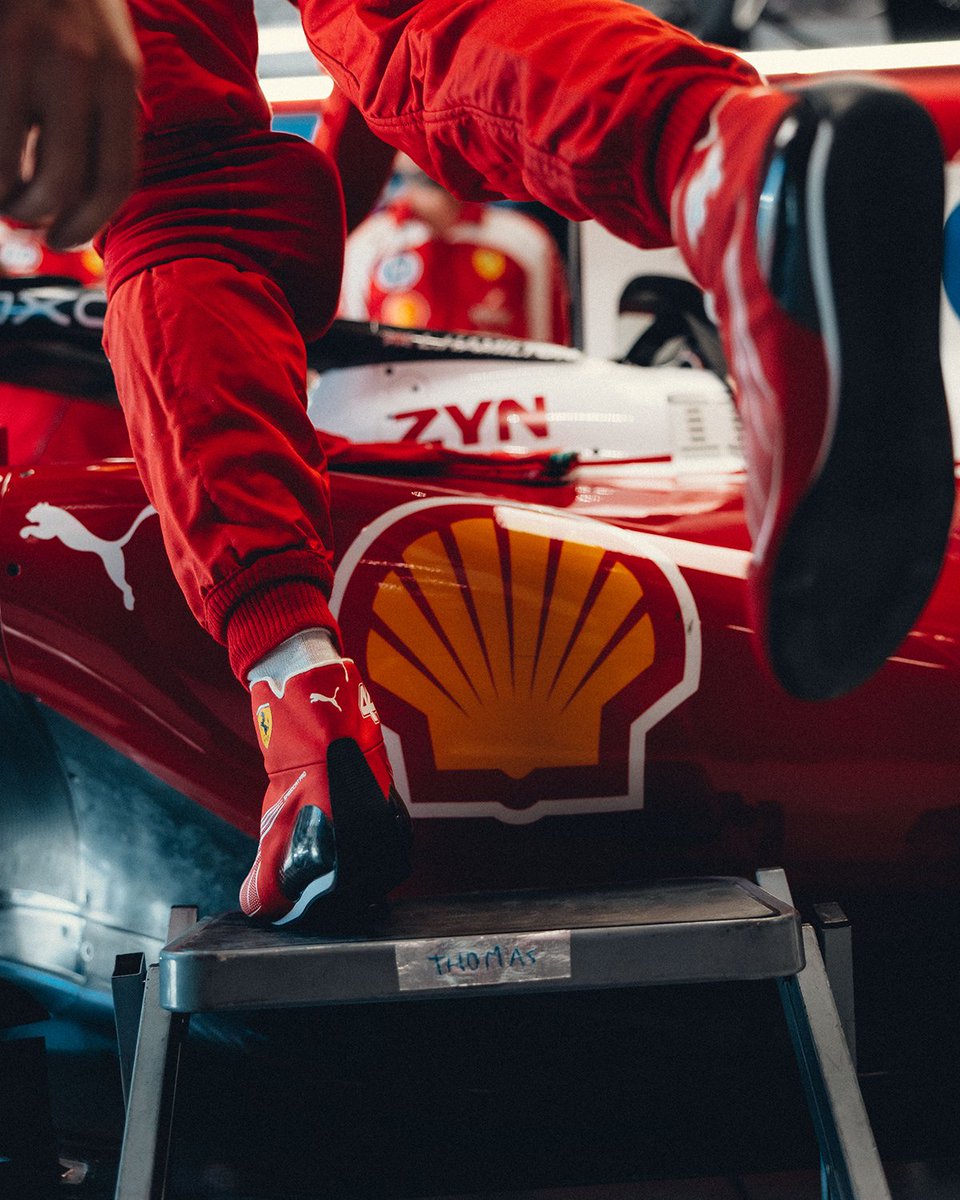 ScuderiaFerrari's tweet photo. Glimpses of a race day 👊⚡️ https://t.co/Aec4OVLfcp