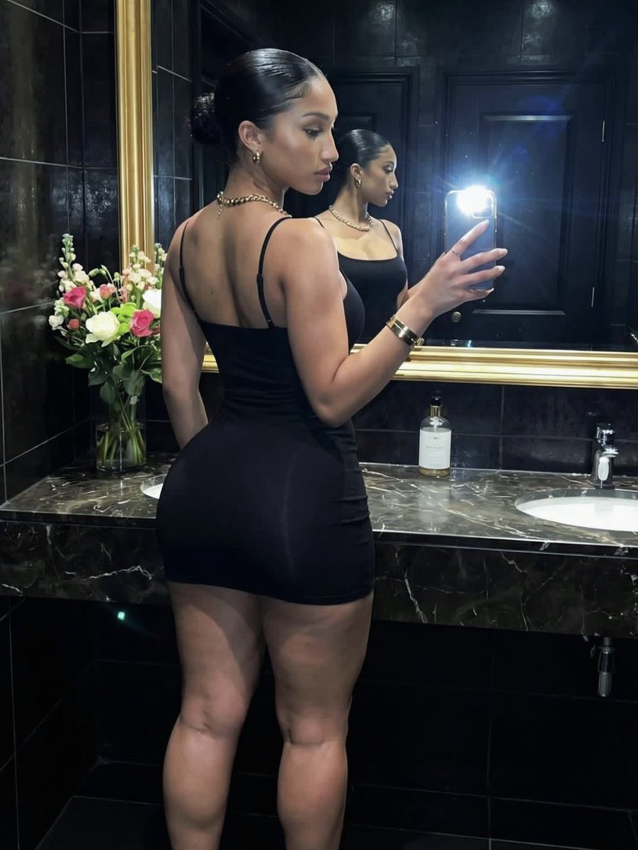 stellaa__j's tweet photo. back in all black like i never left https://t.co/l0bOQeAKzM
