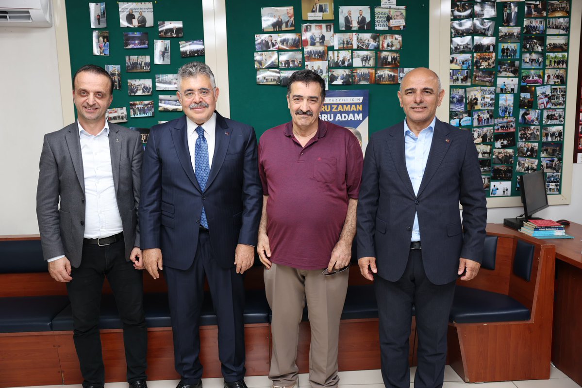 VeyselTipioglu's tweet photo. 📍Körfez 🇹🇷

Belediye Başkanımız @senersogut ile birlikte İlçe Başkanımız @NurettinOkutan ve teşkilat mensuplarımızı ziyaret ettik.

AK Parti’nin en büyük gücü, her zaman milletimizin arasında ve sahada olan teşkilatlarıdır. Milletimizle kurdukları güçlü gönül bağı, davamızın en sağlam dayanağıdır.

Cumhurbaşkanımız ve Genel Başkanımız Sayın @RTErdogan’ın liderliğinde, milletimizden aldığımız güçle #TürkiyeYüzyılı hedeflerimiz için çalışmaya devam ediyoruz. 🇹🇷

Emekleri ve samimi ev sahiplikleri için Körfez teşkilatımıza gönülden teşekkür ediyorum.🇹🇷🇹🇷

@Akparti
@AKGMTeskilat
@akparti_kocaeli 
@akpartikorfezz