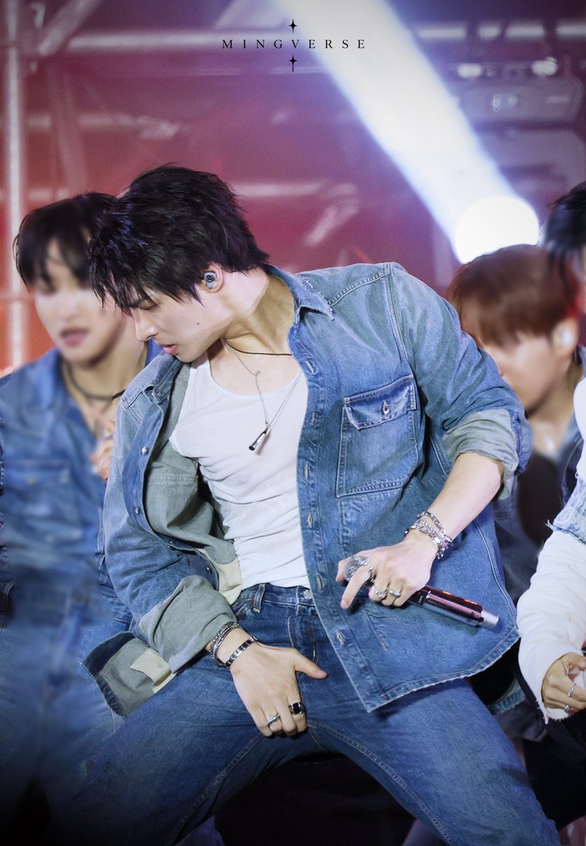 MingVerse_0809's tweet photo. [260920]
ATA 🤟

#MINGI #송민기 #민기
#ATEEZ #에이티즈 #ミンギ 
#아타페 
  
He is so hot….🫪🫪🫪 https://t.co/dvYyZOgL7K