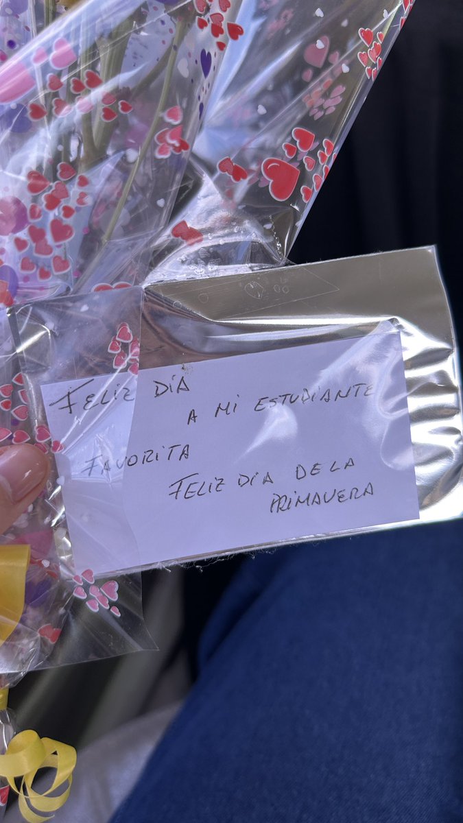 seokspyd's tweet photo. mi papá me buscó ASÍ del trabajo 😭😭😭 https://t.co/dKJ7n2SmBa