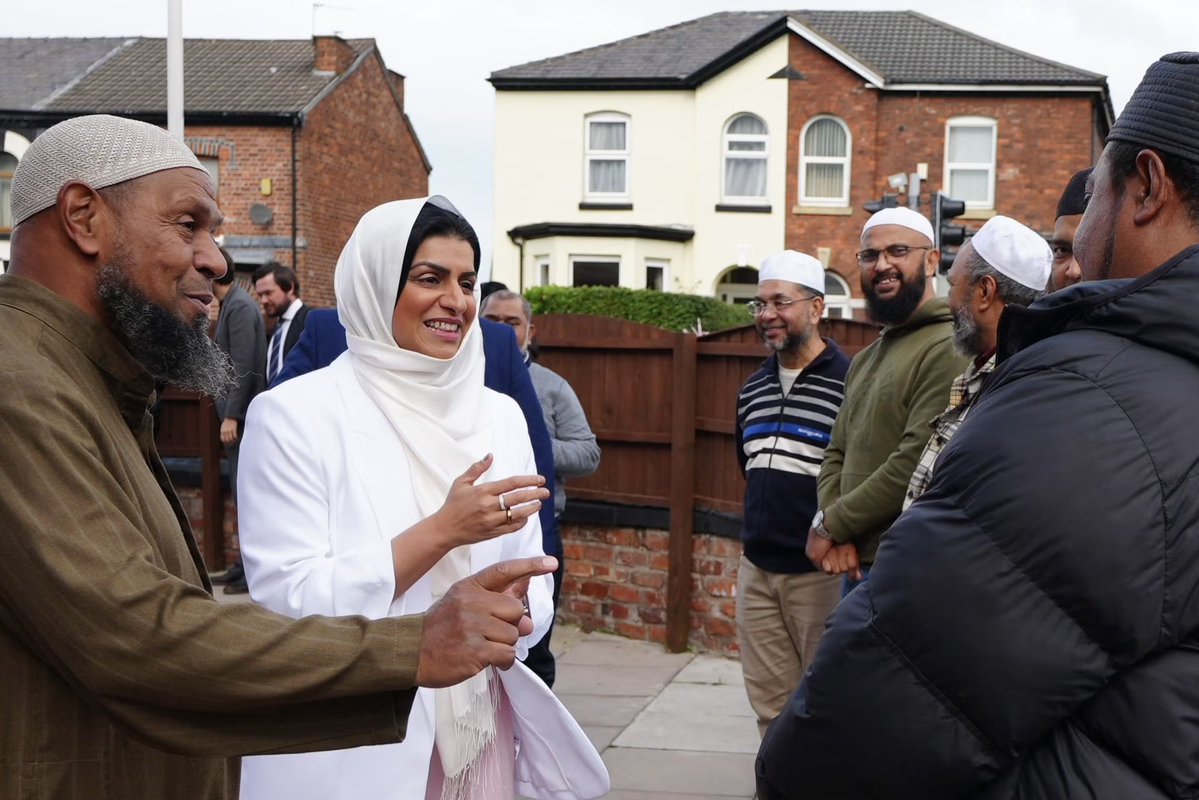 barryrobson's tweet photo. @OhBrokenBritain 74.6% of Muslims in Britain don’t work.
Tell me who’s draining the country? 😪
#EnoughIsEnough #NoMoreMigrants #NoMoreBenefits #NoMoreMosques #DeportNotSupport #ActionNotWords #DrainTheSwamp #GetRidOfTheLot 🇬🇧 https://t.co/LJJa5aCz0O