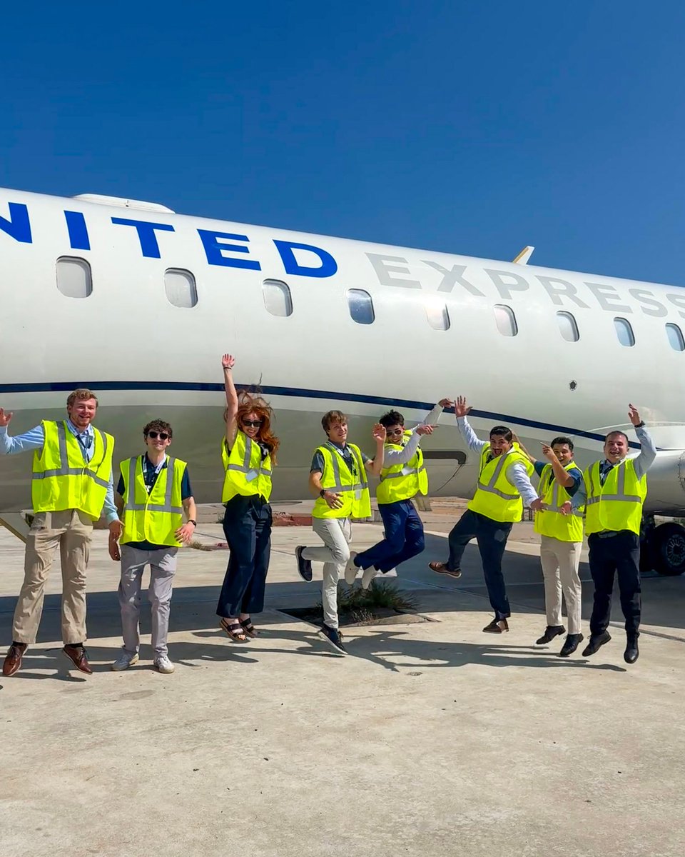 GoJet_Airlines's tweet photo. The Wingman journey starts today 🧑✈️👩✈️
Congratulations to our newest GoJet Wingman class! We’re excited to support you as you grow your pilot career.
https://t.co/gUUpLZLh2K
#GoJet #Wingman #Cadet #Pilot #PilotCareers https://t.co/Snsep16FhM