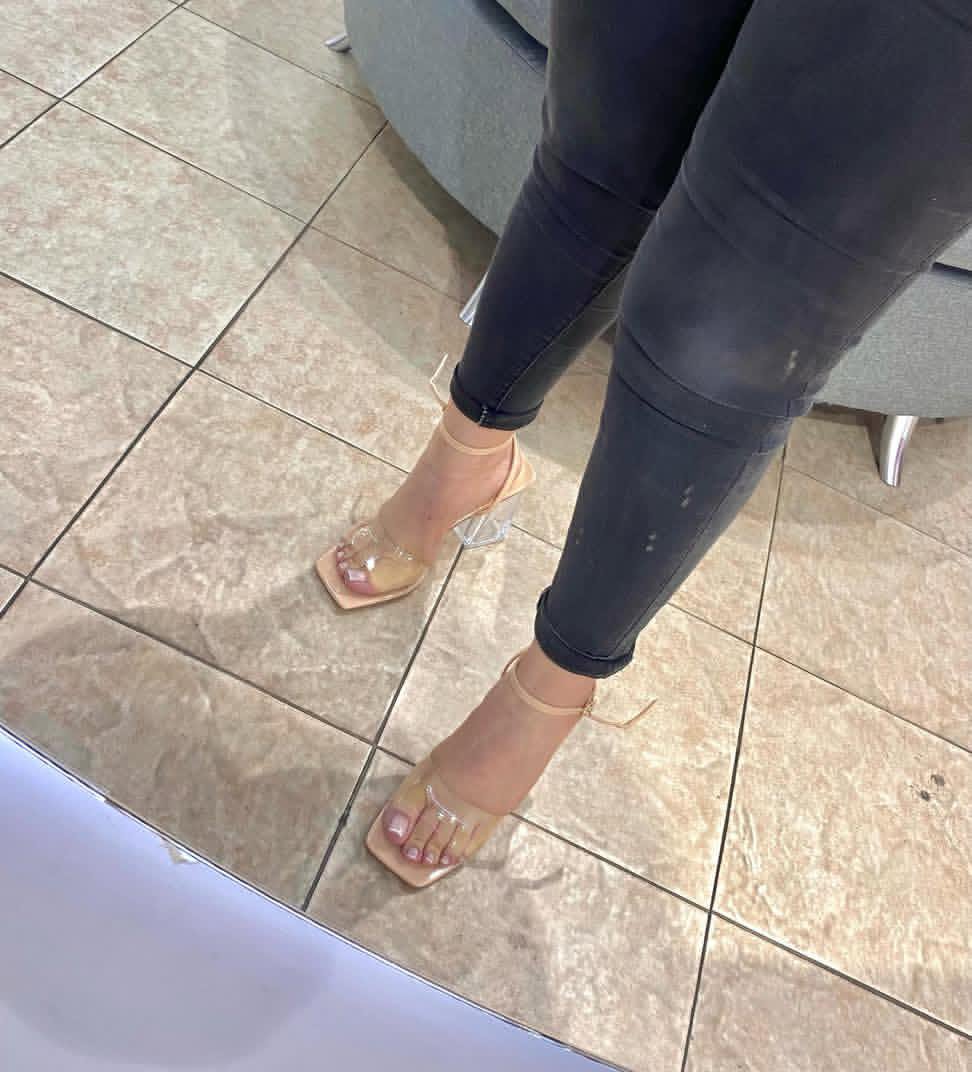 daniiisvp's tweet photo. Mi cara || Mis pies❤️‍🔥 https://t.co/vongBlbjTG
