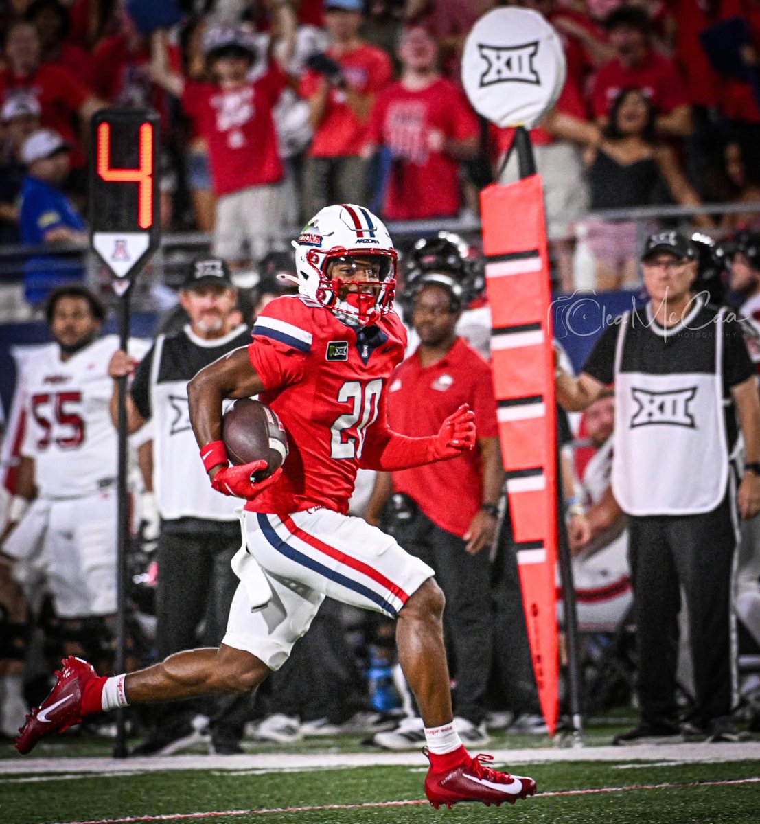 mccaa4mayor's tweet photo. A couple of pics from the University of Arizona vs Northern Illinois game! 

#theheraldreview
#allsportstucson
#arizonainformant
#NikonZ9
#nikonz7ii
#SportsPhotography https://t.co/iJ5Fl4BMDe