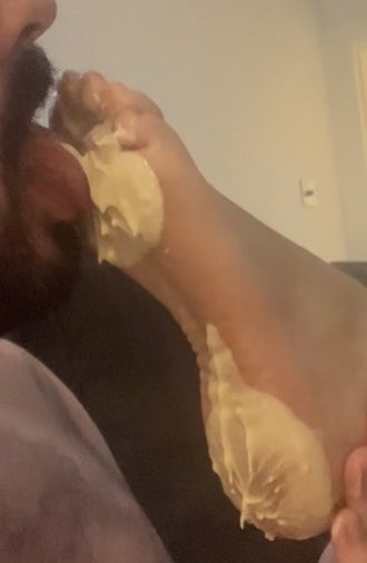 HjghGghh29563's tweet photo. Fun session last night with one of my subs who paid to lick white chocolate off my soles.
My admit I had to have a cheeky play with pussy because it got my so wet 😍💦🦶

https://t.co/f7JPwR1geU

#feetfetısh #feetworshi̇p #feetِ #footfetısh https://t.co/SbENQ9Iw3p