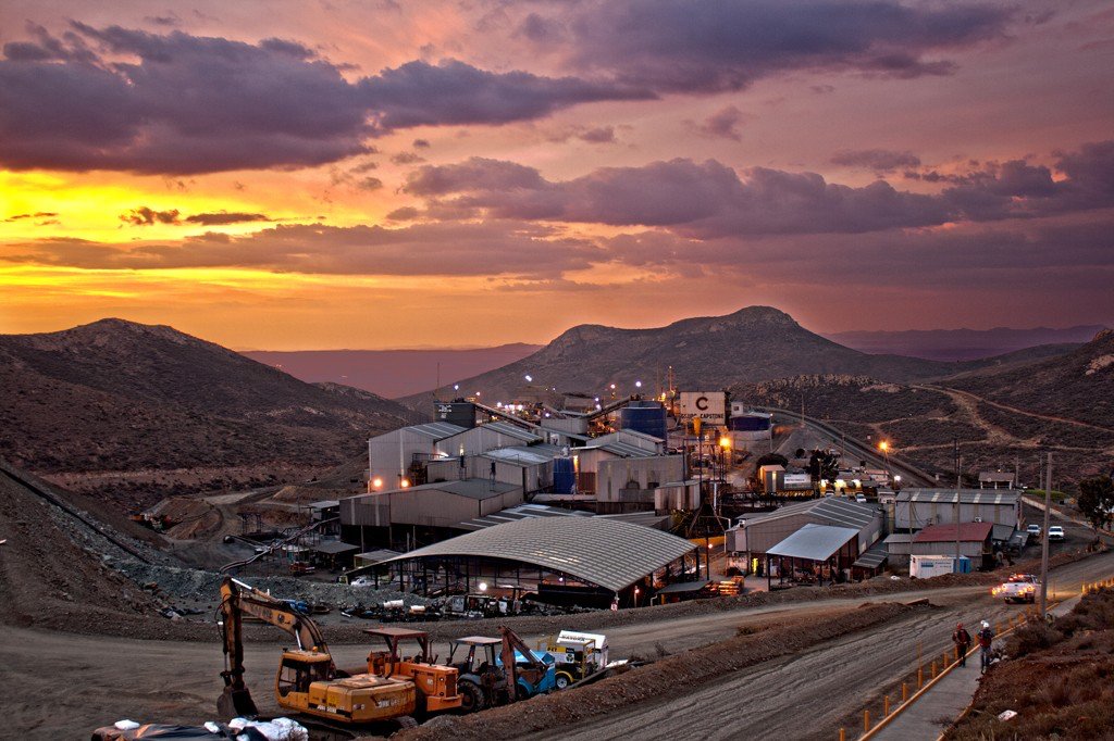 GenY_Wealth's tweet photo. $LUCA.V is buying Cozamin (#Mexico) from Captsone #Copper for up to US$385M.

Equity from $WPM, Capstone, Taurus; Trafigura backstops $75M. Plus $125M debt.

At $6 copper, a high-grade cash machine. https://t.co/zfWozltBPT