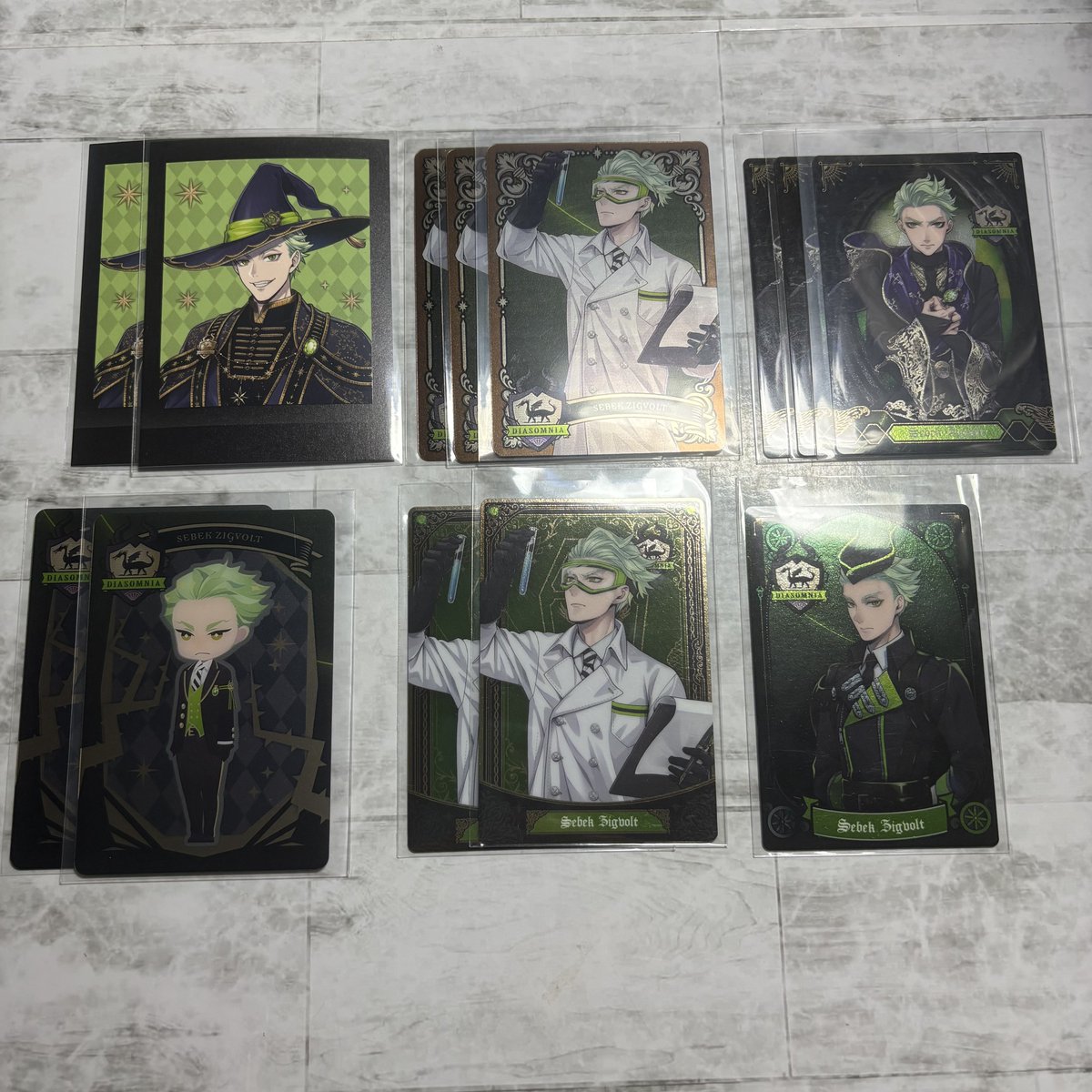 mo_on01_'s tweet photo. 【交換・譲渡】ツイステッドワンダーランド ツイステ ウエハースカード メタルカード ブレジュ パシャこれ

譲)➞マレウス シルバー セベク
求)➞リドル ヴィル リリア
         定価＋送料  (マレウス以外のパシャこれ、ウエハのみ)ウエハースカードは70円/枚～

箔押しは箔押しとの交換のみ https://t.co/vZbKmnNxNw