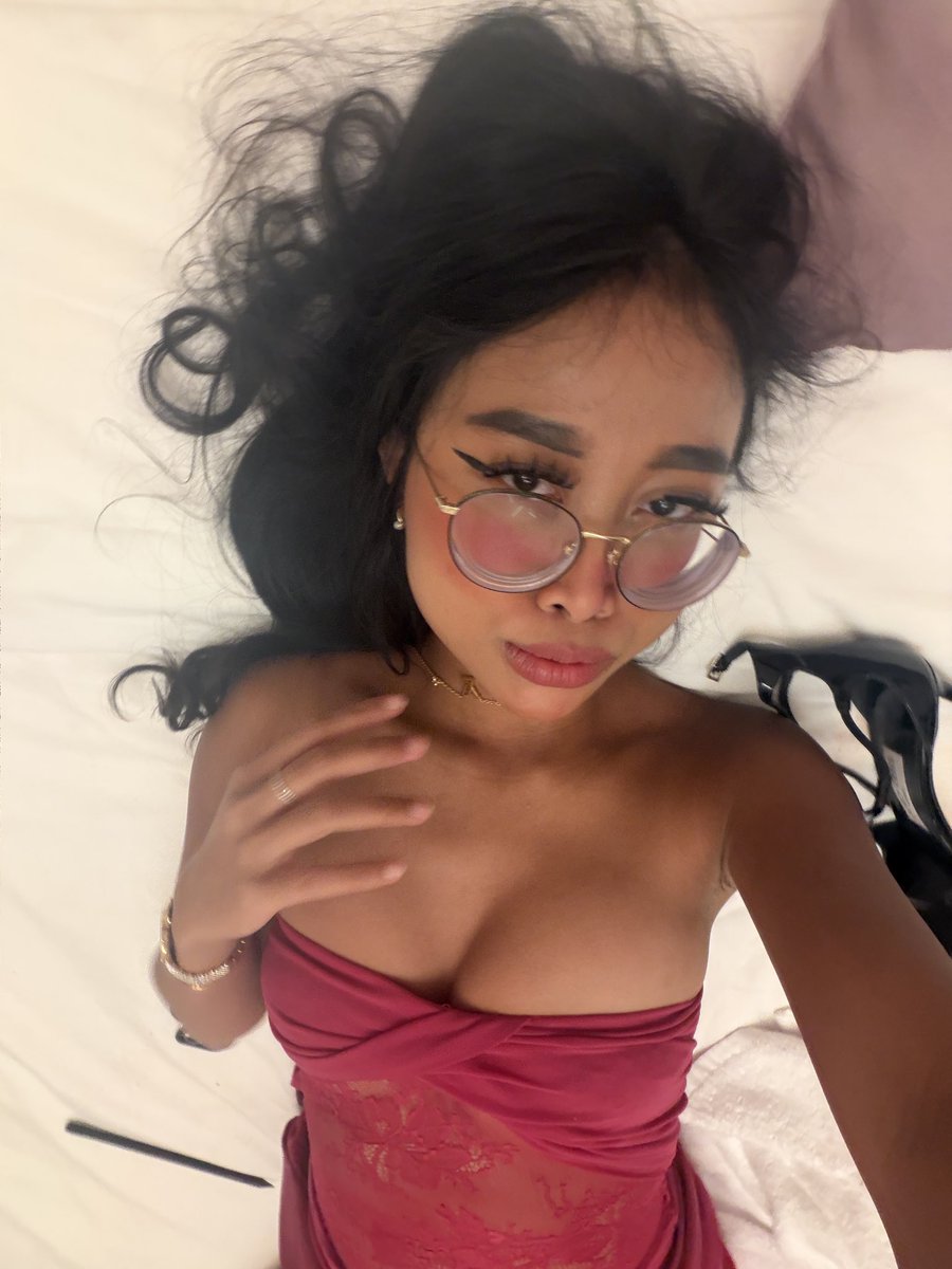 Princessphphaa's tweet photo. So hot u can’t resist 

Findom femdom paypigs https://t.co/kiocnDBfWi