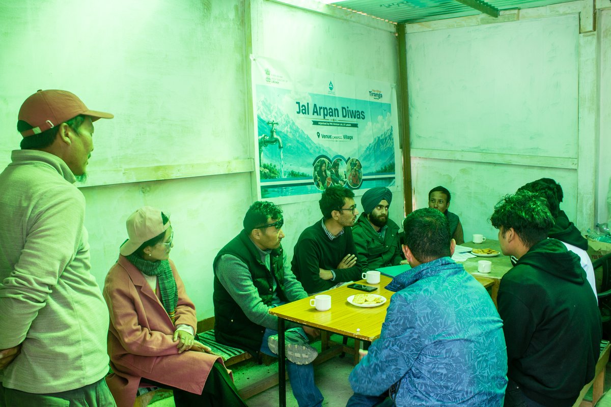 ice_leh's tweet photo. Jal Arpan Diwas was celebrated successfully at Chushul-last border village. An MoU was signed and exchanged between AEE and Nambardar in the presence of villagers and officials. A water pledge and JJM walk were also organized, marking a historic step towards community ownership. https://t.co/GN9IbHnGSd