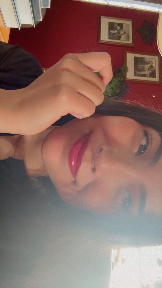 jazminealiciaow's tweet photo. here comes the suuuun do do do do https://t.co/3YIB4GHBDf
