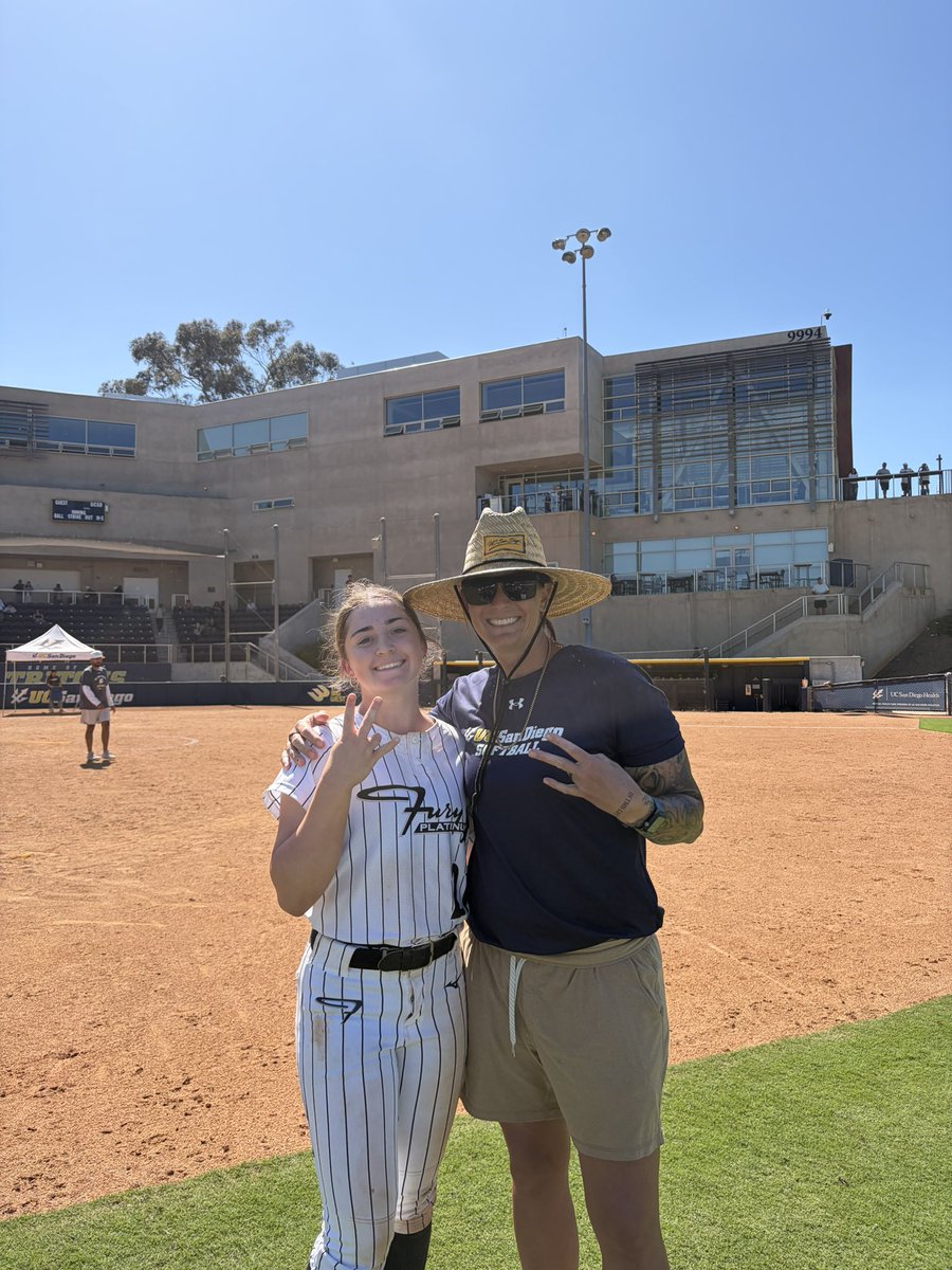 KylieKonstand's tweet photo. Thank you so much @UCSDsoftball for an amazing camp! I loved how many reps we got, being able to compete at a fast pace, and meeting new people! Thank you @UCSD_CoachP, Coach Rafa, and Coach Shelby! @FuryXhelton @arw0099 @donuttt2 https://t.co/SCBnyqdClI