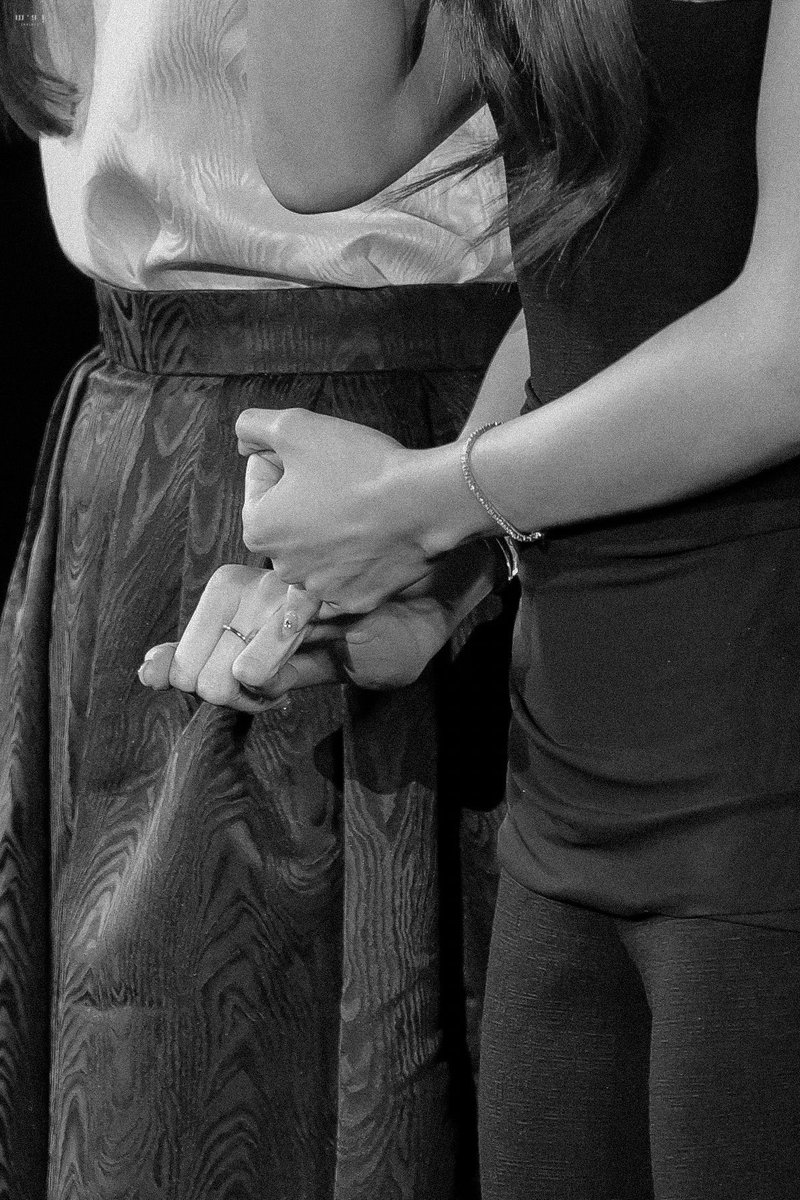 _09jannn's tweet photo. จับมือไปด้วยกันนะ :🤍) https://t.co/6j5ezJmBen